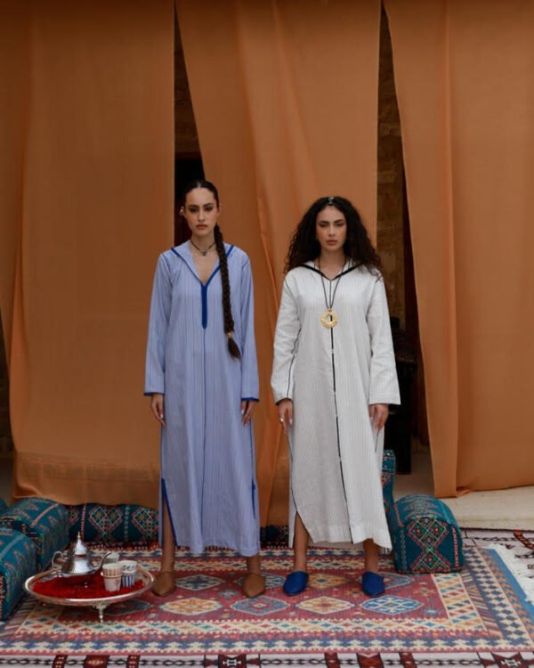 ⁦شرائط زرقاء جلابية⁩ - الصورة ⁦2⁩